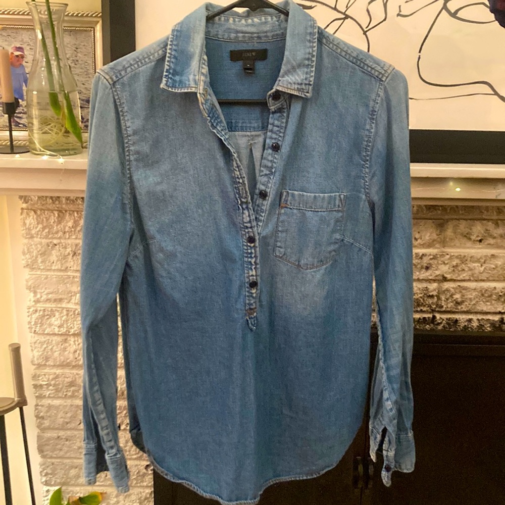 Women’s Light Wash Blue Denim Shirt